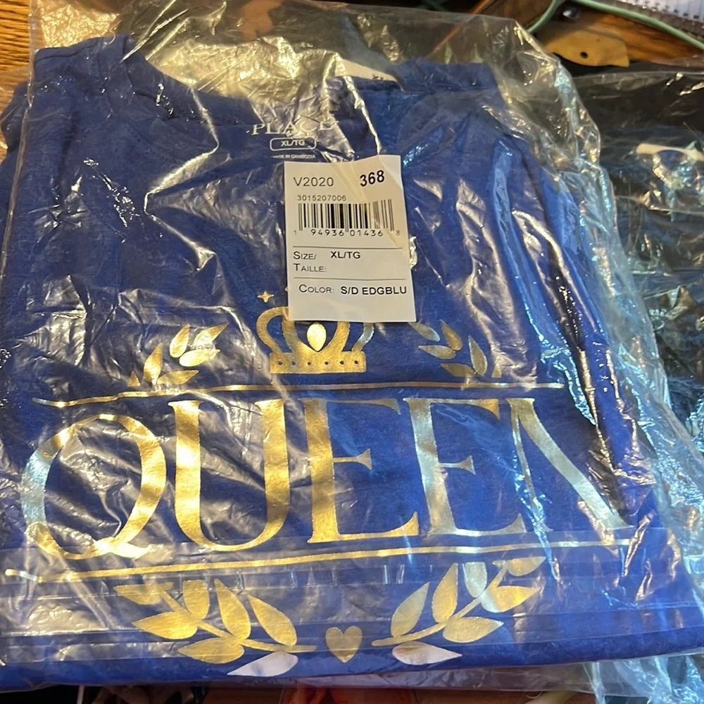 Queen shirt NWT royal blue